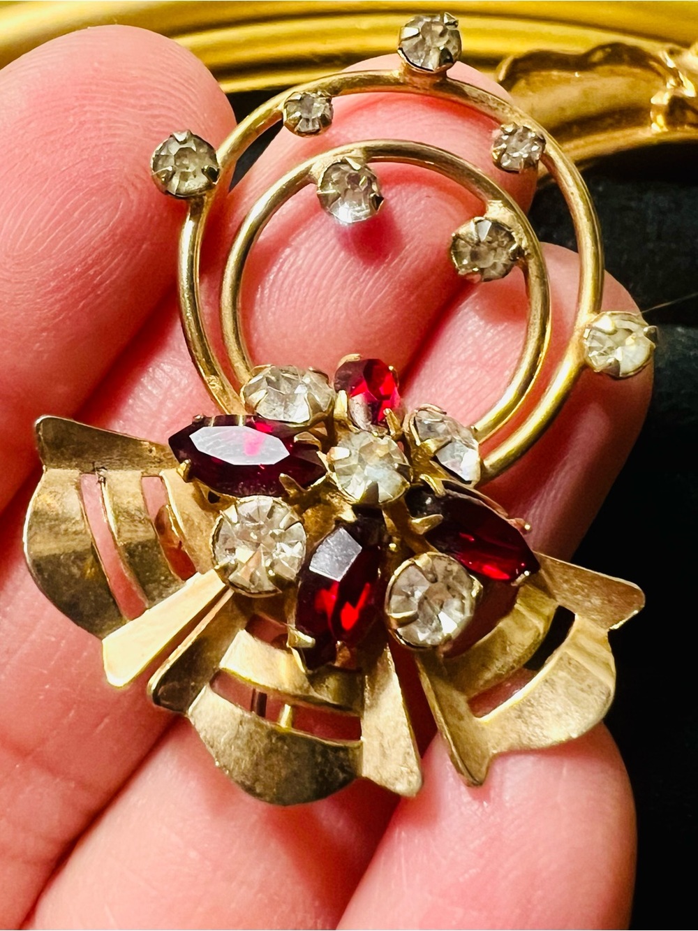 Mid Century Vintage 1940’s Scitarelli brooch, 12k Gold Plated With Rhinestones.